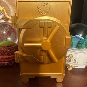 Taylor swift snow globe vault